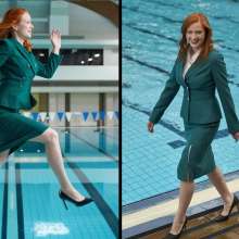 soakher: Ms. Green and Ms. White visit the swimming pool