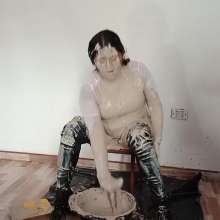 Hikari-Studio-Wam: Hikari Fully Covers Herself with Mud