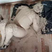 Hikari-Studio-Wam: Hikari Fully Covers Herself with Mud