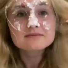 007buddy: Blonde Lana Pied