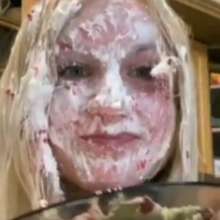 007buddy: Blonde Lana Pied