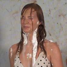 Anglefan: Haley pied in a bikini