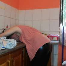 Thefetishgirl: Washing My Hair with Leather Pants
