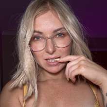 Booth: Live UK Messy Stream--Tuesday 4th Nov