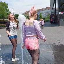 Get Your Snaps: 3 Girls in the Fountain  Pinkie, Mona and Luna