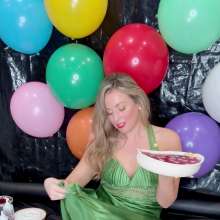 bsmessybakery: BrI's Naughty Birthday Cake Smash Masturbation