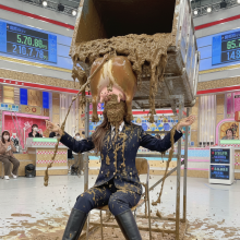 wamboots: Messy Japanese Gameshow with Military and jeans Uniforms