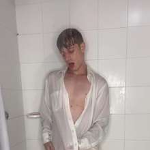 WETColours: Guy Showers Removing Jeans + Jacket, Hot Display Thru Shirt