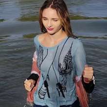 VioletWorld: Calm Moments by the Lake