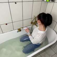 WetPlace: Marina Shower And Bath In Jeans