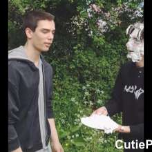 Cutiepied-production: Midday Pieing 2
