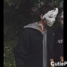 Cutiepied-production: Midday Pieing 2