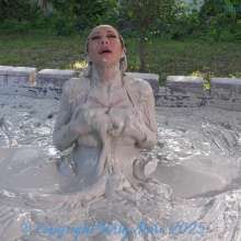 Dirty Muse: Nyssa--Muddy JOI