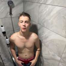 WetlookerUpdates: Wet guys on Wetlooker!