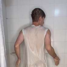 WETColours: Singing and Dancing with Ostin in the Shower