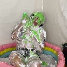 Hikari-Studio-Wam: Sofia Covers Herself in Slime and Cakes.