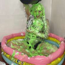 Hikari-Studio-Wam: Sofia Covers Herself in Slime and Cakes.