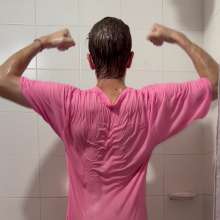 WETColours: Super Wet in the Shower in Pink T-shirt with Mega Shampoo