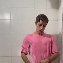 WETColours: Super Wet in the Shower in Pink T-shirt with Mega Shampoo