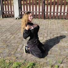 Get Your Snaps: Violet Gets Wet in Black