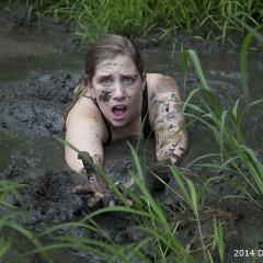DIDVP_Leila: Mae Jones - Jogger in Mud - Photos