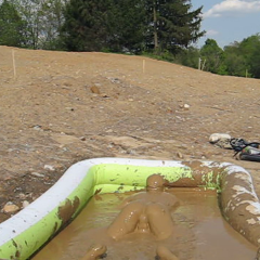RyuuWammer: Bathing in Mud Pool