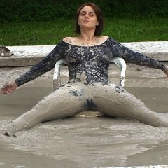 FOXY: Spandex in mud