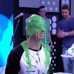 noeldavid: [Chega Mais] Model Getting Pied Best Picture