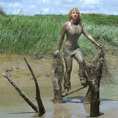 FOXY: Leather in deep mud