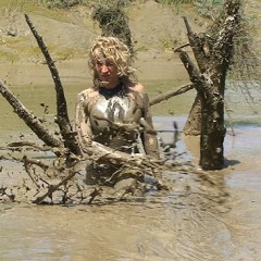 FOXY: Yulia in deep mud