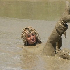 FOXY: Yulia in deep mud