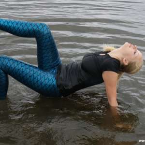 eileenvogel: eileen in mermaid legging