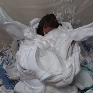 Jayce: Jayce submerges in Tons of some stringy, smooth foam!