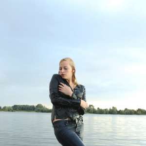 eileenvogel: Eileen in satin blouse