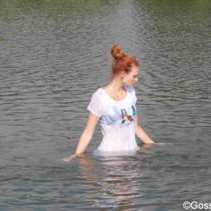 Perfectwetlook: Klara Swims in the Lake