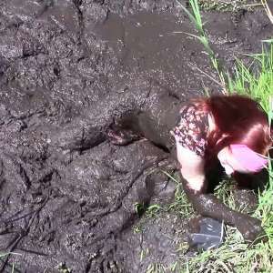 DIDVP_Leila: Leila Gets muddy rescuing some stolen jewels