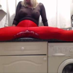 FetishChickChelsea: Sink Dunking Red Spandex Leggings