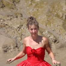 FOXY: Evening dress in mud