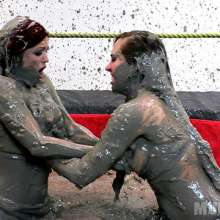 wamfan: Mud Wrestling Video:  Down and Dirty