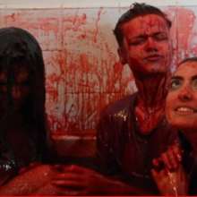 Plonk: YT hotness rclbeauty in choc syrup and fake blood