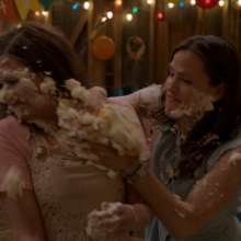 Pinhead: Camping: Jennifer Garner cake fight