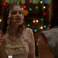Pinhead: Camping: Jennifer Garner cake fight