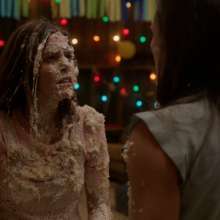 Pinhead: Camping: Jennifer Garner cake fight