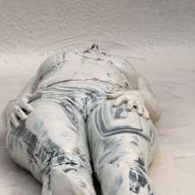 FOXY: Sara kaolin covered