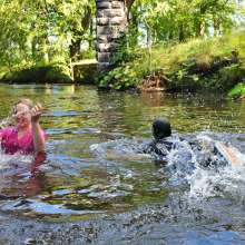 DungeonMasterOne: Download: Purity and Felicity in the river in medical uniforms