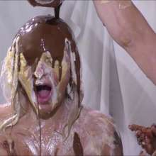RevSlymsford: Louise + Axa:Pies, cakes, yogurt, rice pudding, chocolate + 2 epic gungings