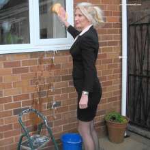 WSMProductions: Mrs Custard Couple washes the windows and herself!  wsm