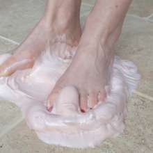 SpannerWilkins: 4K--Barefoot Stuck, Really Sticky!