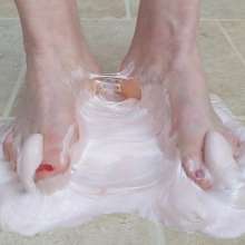 SpannerWilkins: 4K--Barefoot Stuck, Really Sticky!