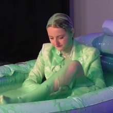 LiquidX: Janey's Business Bath